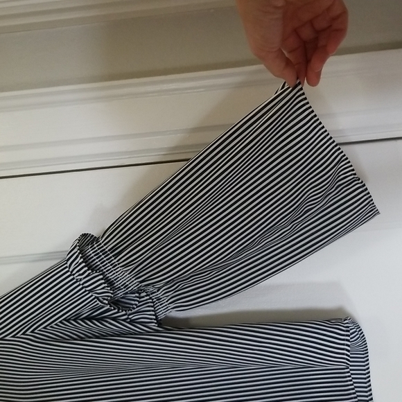 LOFT (M) Bell-Sleeve Lightweight Top EUC - Picture 5 of 8